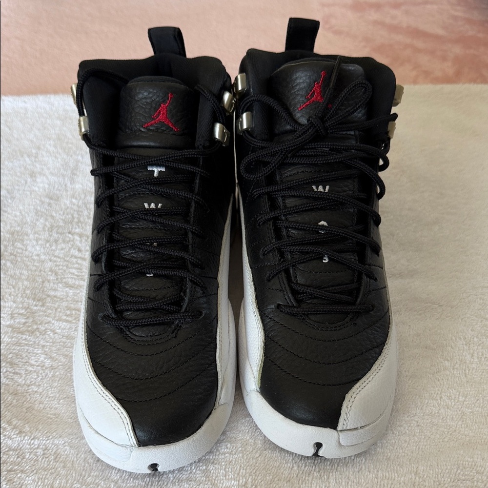 Jordan retro 2 playoffs